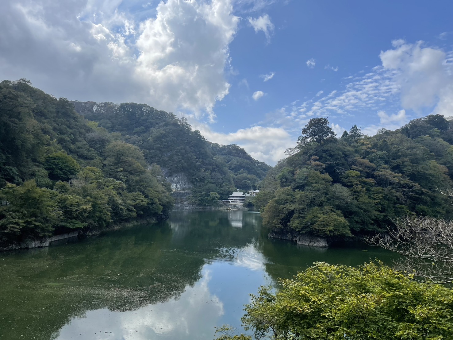 見どころ
庄原市東城町と神石高原町にまたがる峡谷。 国の名勝（1923年）に指定、日本百景の一つ。
※気象状況により、変動することがありますので、予めご了承ください。
アクセス
中国自動車道・東城ICからお車で約15分