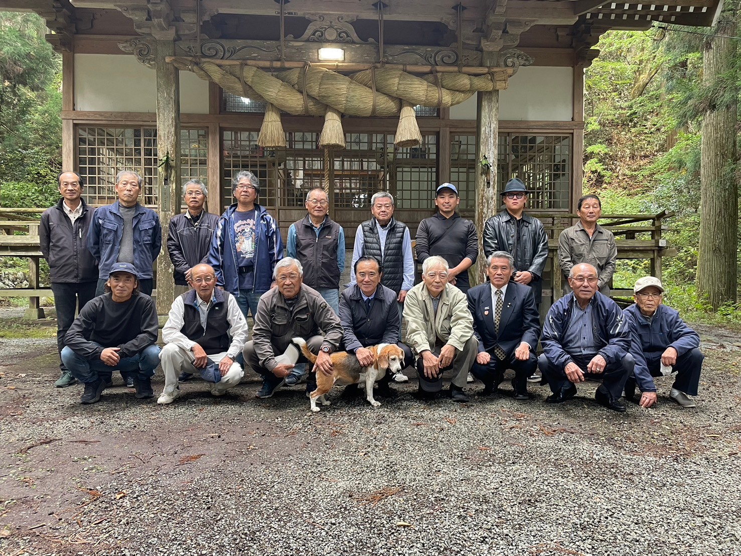 庄原市西城町、熊野神社で新たな注連縄（しめなわ）が奉納されてパワーアップ！